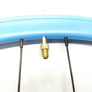 Pico Adaptador de presta a auto