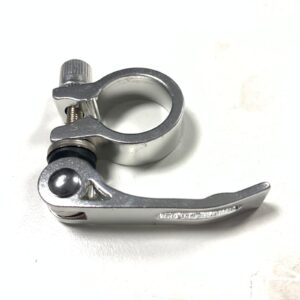Abrazadera de aluminio con grampa