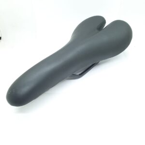 Asiento Ruta con canaleta negro