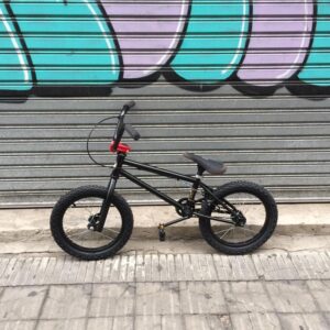 Bicicleta Deluxe 16 Negra Pro